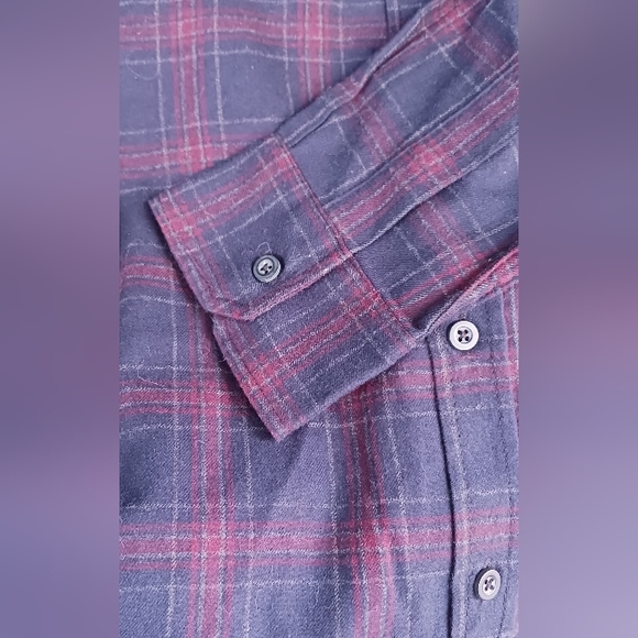 STRAY size L man's shirt. NWT - Picture 2 of 4